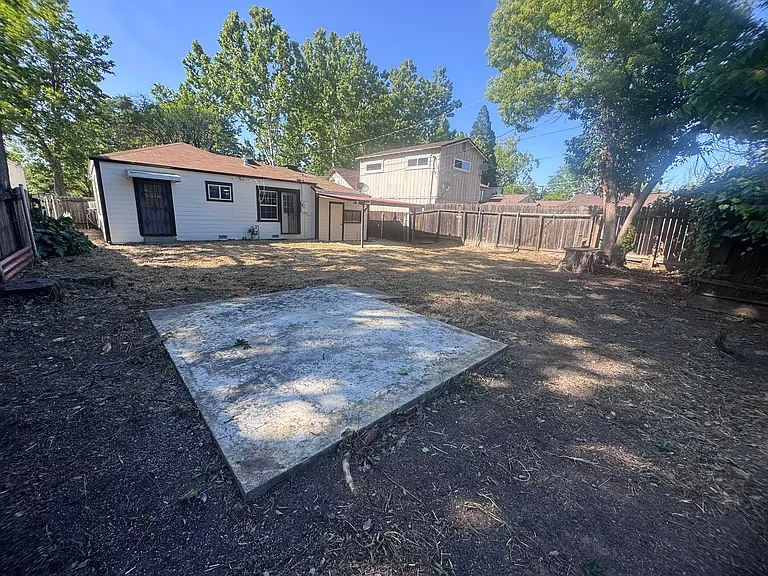 1559 Virginia Ave — Photo 20