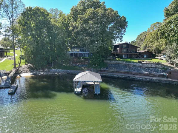 9598 Riviera Dr, Sherrills Ford, NC 28673