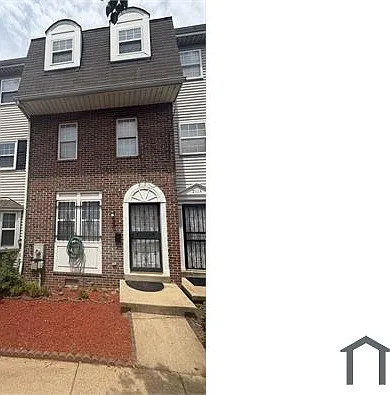 2112 Young St SE