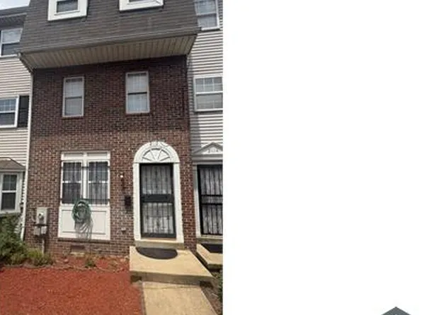 2112 Young St SE, Washington, DC 20020