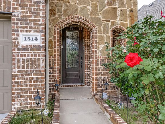 2nd image of 1513 Lauren Creek Ln