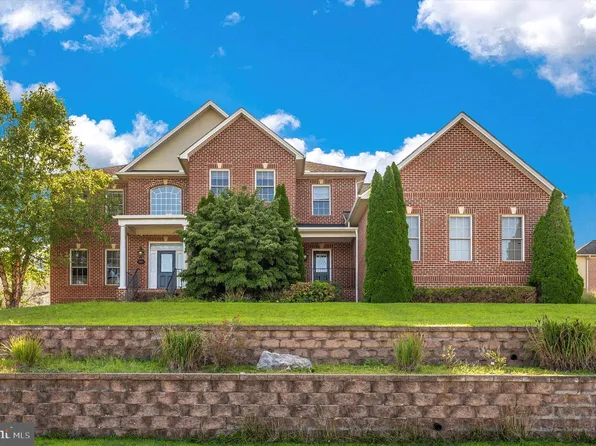 10935 Sassan Ln, Hagerstown, MD 21742