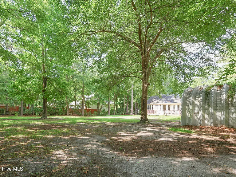 172 Baytree Dr — Photo 17