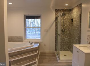 28 Henry Way, Linden, VA 22642