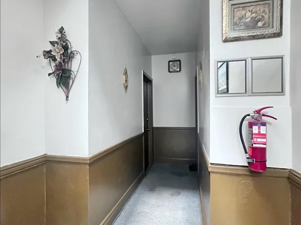 1243 Willoughby Avenue image 13 of 19