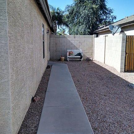 3rd image of 710 E Cathy Dr