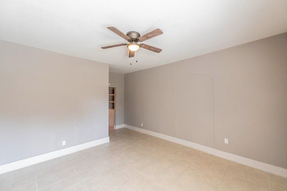 1st image of 818 Ogden St APT 1