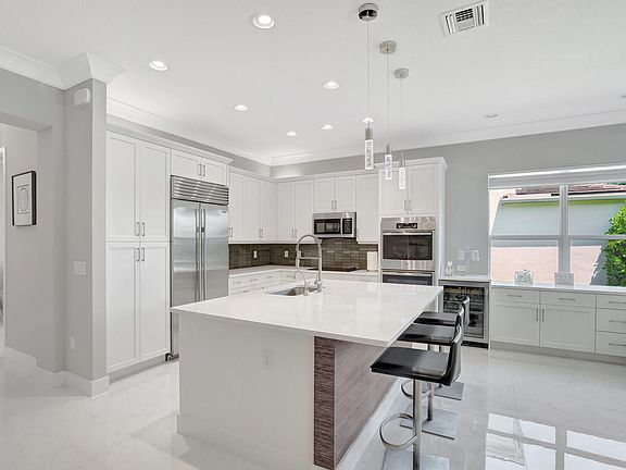 5th image of 15264 Seaglass Terrace Lane