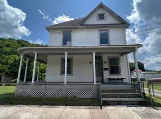 30 Diamond St, Elkins, WV 26241