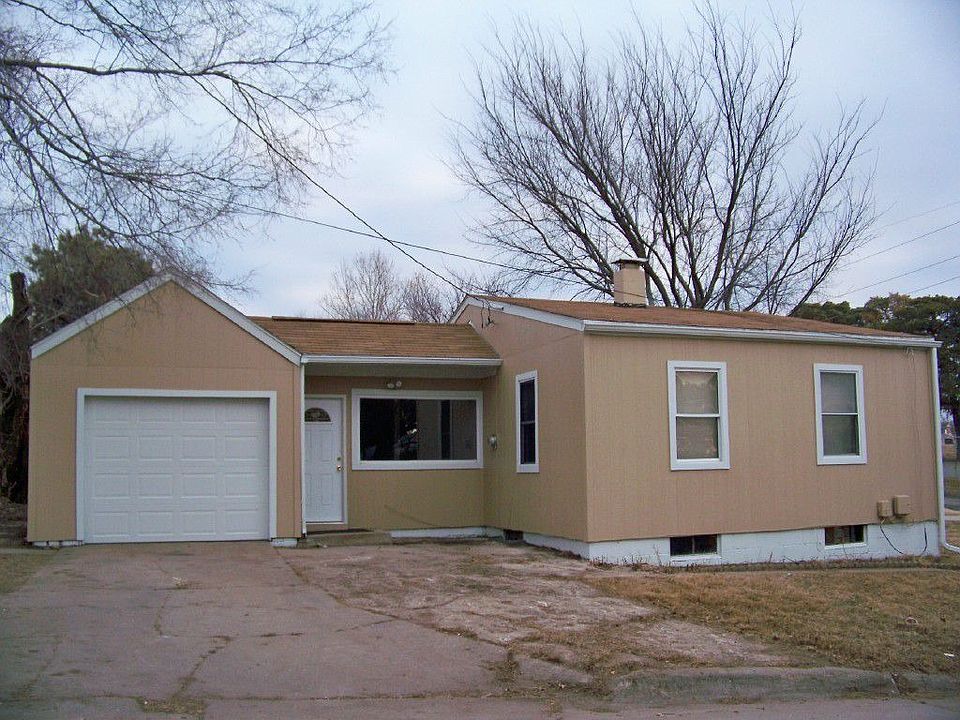 Driveway is on S Street