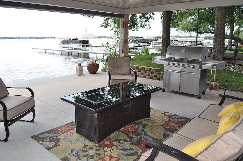 4 bed, 2.5 bath, 3268 sqft, $3,500 — Photo 2