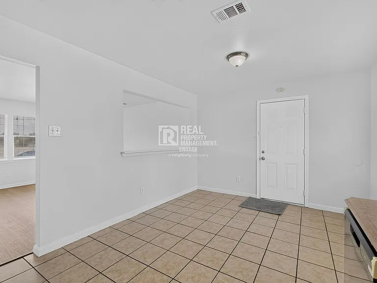 4525 Hunter St — Photo 16