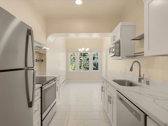 3rd image of 530 Webster St APT 15
