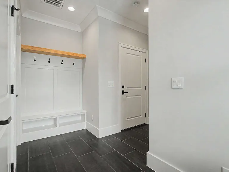 163 Park St — Photo 13