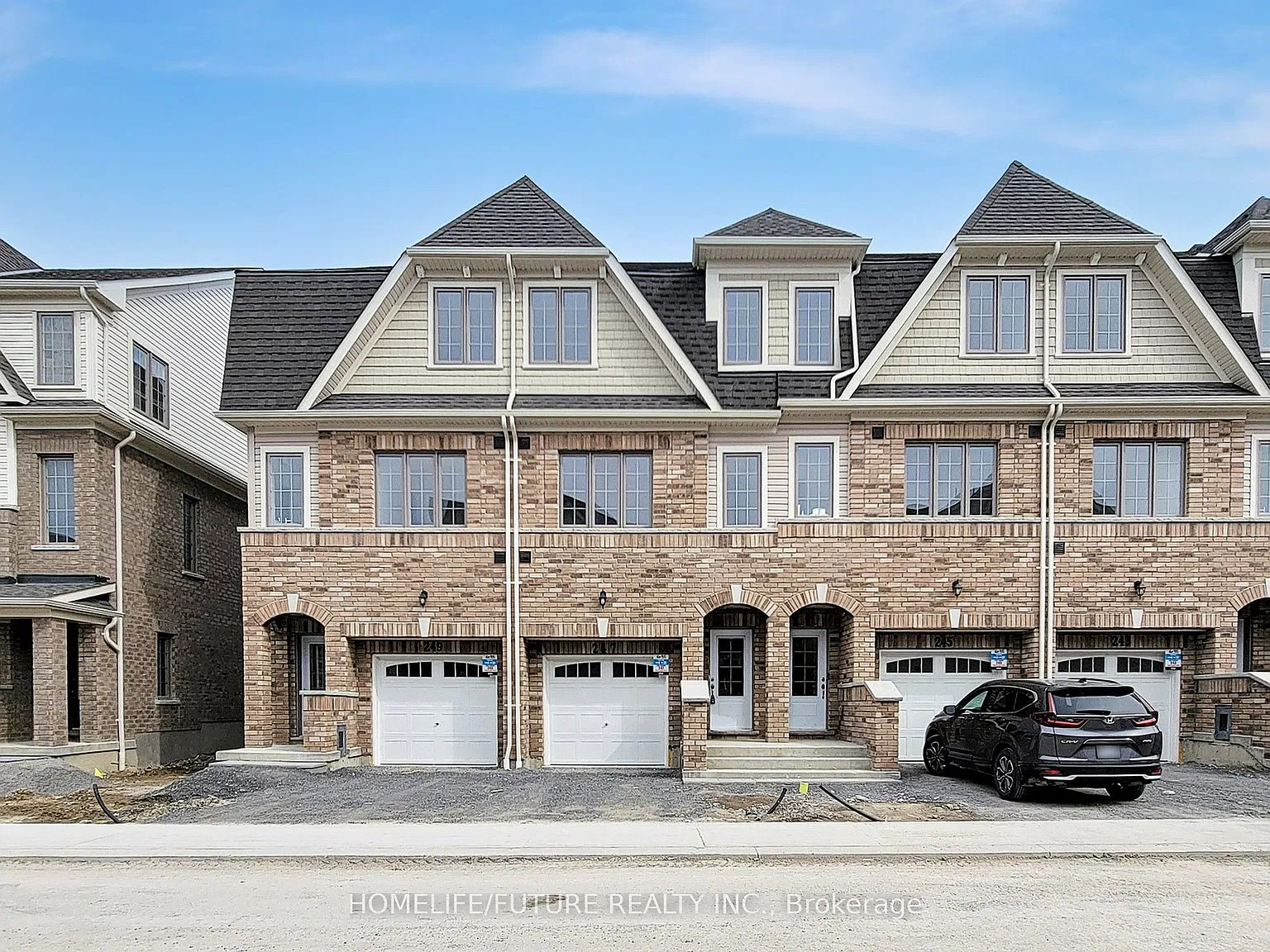 3 bed, $2,700 — Photo 1