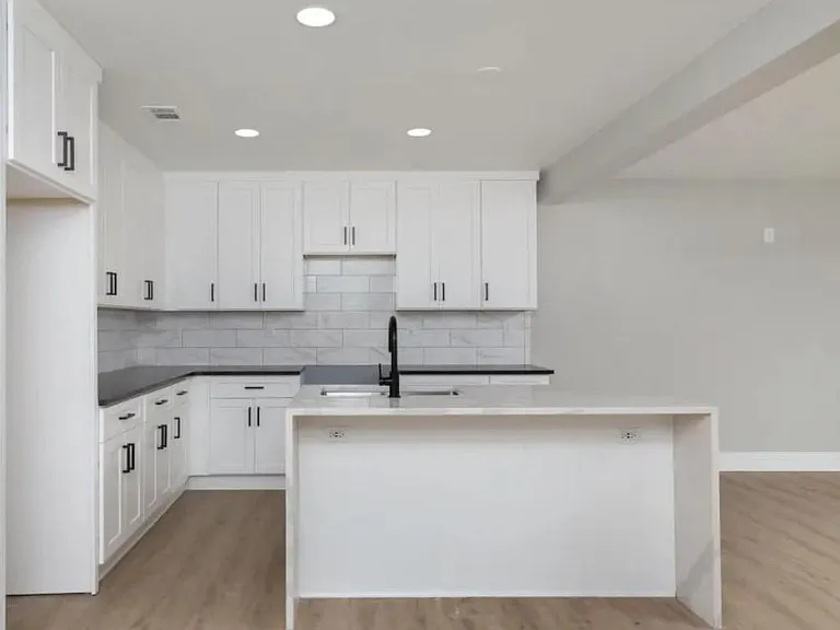 1779 Madrona St NW — Photo 5