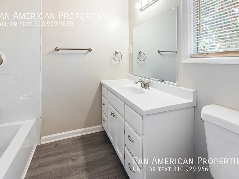 110 W Market St #5 — Photo 23