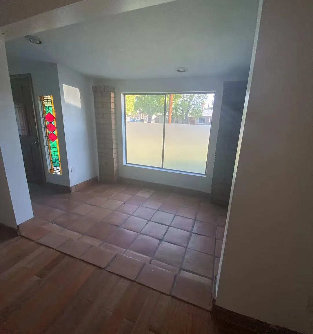 2142 E Clarendon Ave — Photo 4