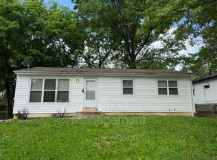 9609 Winkler Dr, Saint Louis, MO 63136