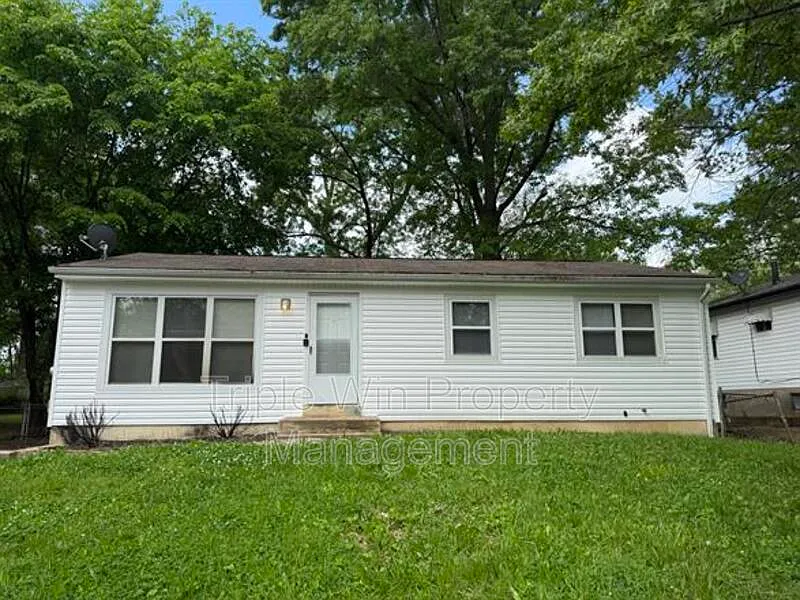 9609 Winkler Dr photo 1