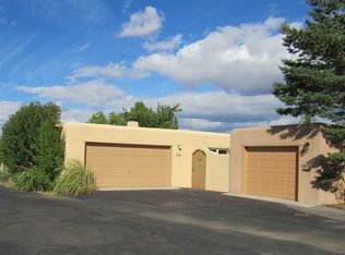 2821 Plaza Rojo, Santa Fe, NM 87507