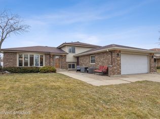 1509 Baker Pl, Downers Grove, IL 60516