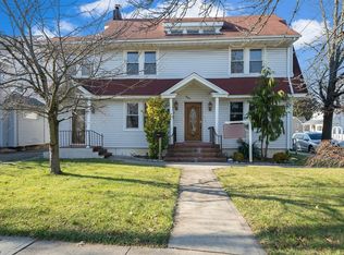207 Hempstead Ave, Lynbrook, NY 11563