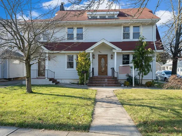 207 Hempstead Avenue, Lynbrook, NY 11563