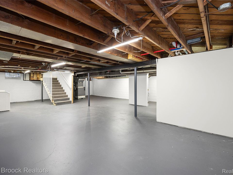 17348 Hilton St, photo 21