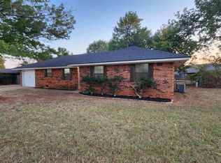 221 W Orbit Dr, Guthrie, OK 73044