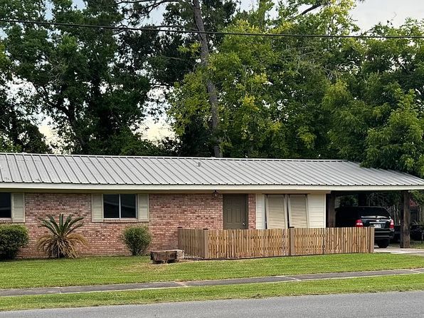 113 Maple Dr