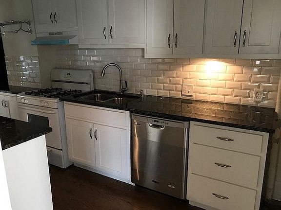 4th image of 5123 Wyandotte St