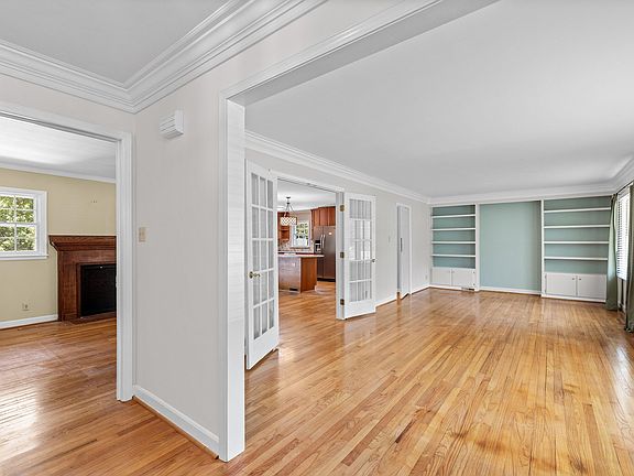 4th image of 2802 Devon Rd