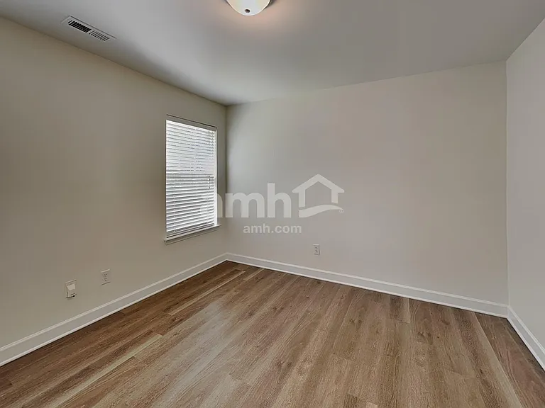 982 Ramsgate Dr SW — Photo 17