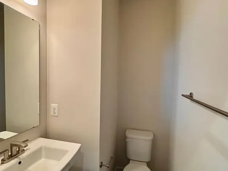 4664 Fountainbridge Ct — Photo 3