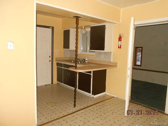 3rd image of 544 Onandaga Ave