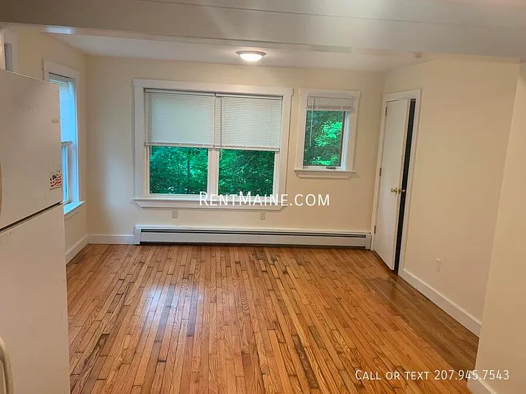 558 S Main St — Photo 2
