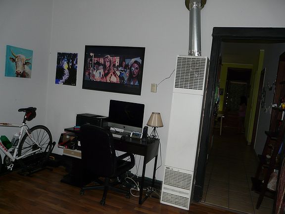 3rd image of 5024 S Maplewood Ave