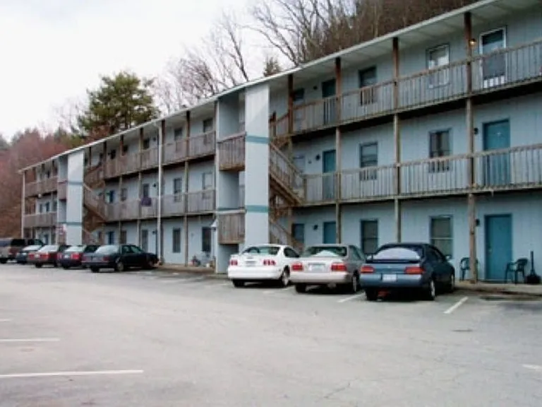 115 Rogers Dr #9 — Photo 1