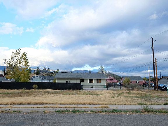 2nd image of 611 Cedar Ave