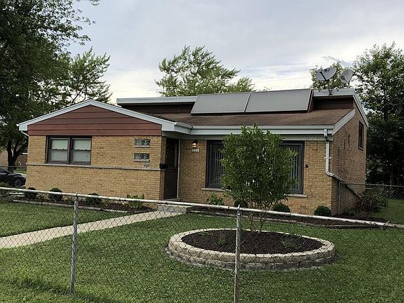 2nd image of 281 E Sauk Trl
