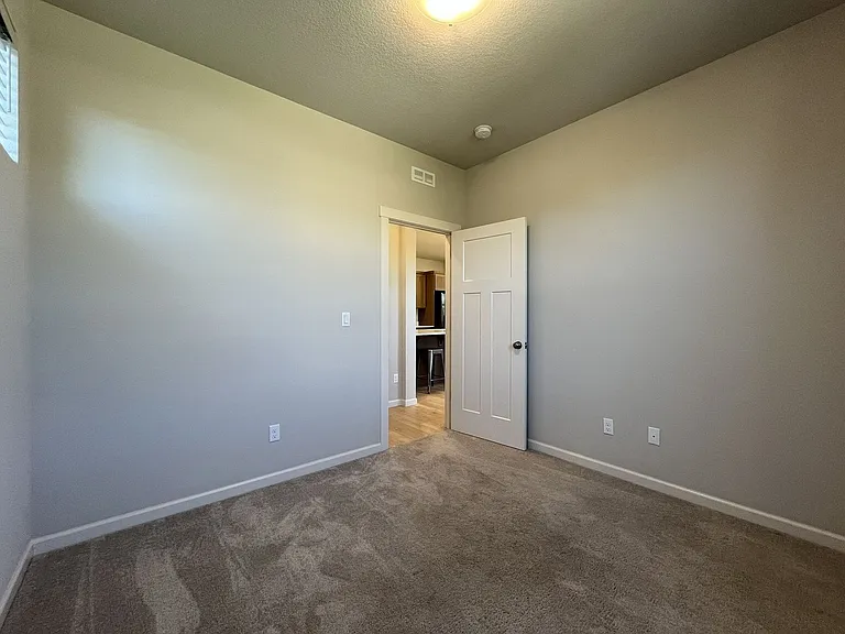 31530 NW Yorkshire St — Photo 37