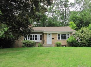 81 Selden Hill Dr, West Hartford, CT 06107