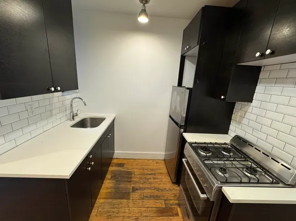 1320 Sterling Place 3L image 3 of 9