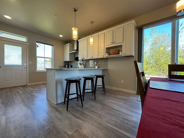 4745 Spring Brook St — Photo 6