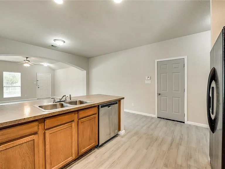 952 Bentwood Trl — Photo 10