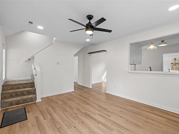 2nd image of 606 Delaware Ave