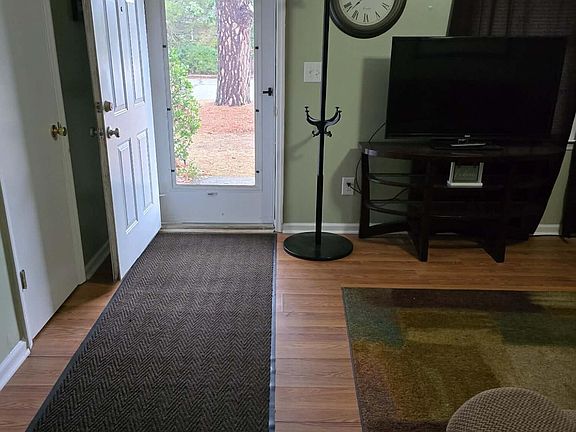 3rd image of 203 Oldwell Drive