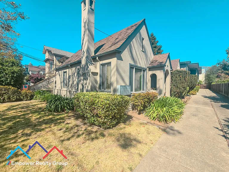 1512 Mozart St #F — Photo 2