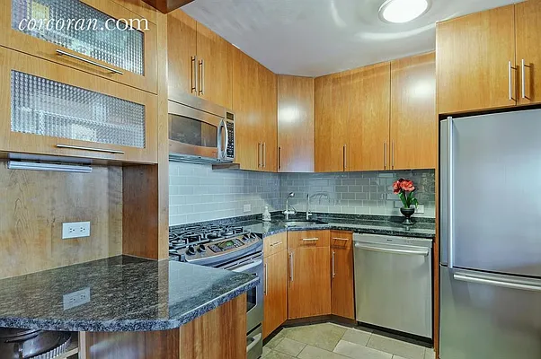 Sold by Corcoran | media 7